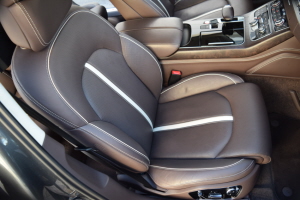 2013 Audi S8  
