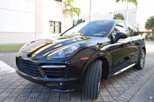 2013 Porsche Cayenne GTS 