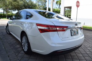 2013 Toyota Avalon Hybrid 