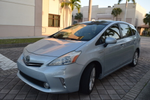 2013 Toyota Prius V Hybrid 