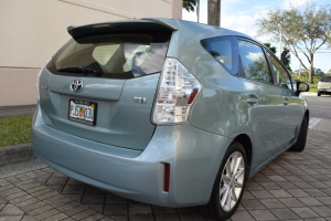 2014 Toyota Prius V Hybrid 