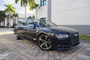 2015 Audi S8 Base's photo