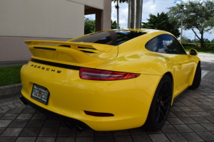 2015 Porsche 911 GTS 