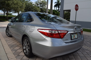2015 Toyota Camry Hybrid 