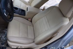 2015 Toyota Camry Hybrid 