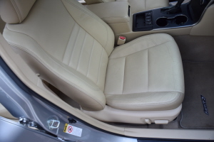 2015 Toyota Camry Hybrid 