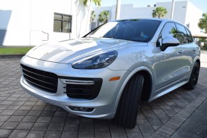 2016 Porsche Cayenne GTS 