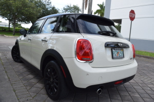 2017 MINI Cooper 