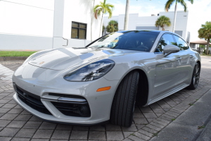 2018 Porsche Panamera Turbo S E-Hybrid 