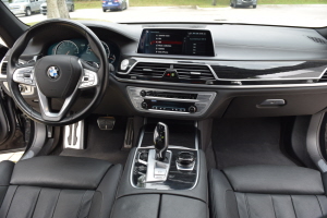 2019 BMW 740i 