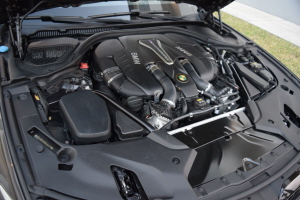 2019 BMW M550ix 