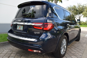 2019 Infiniti QX80 Lux 