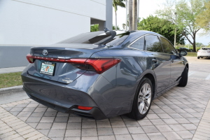 2019 Toyota Avalon Hybrid 