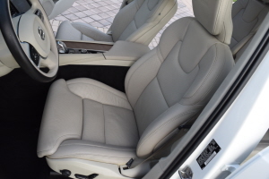 2019 Volvo XC90 T8 AWD 