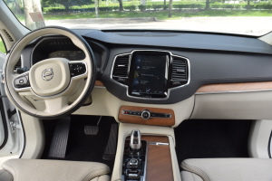 2019 Volvo XC90 T8 AWD 