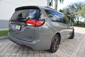2020 Chrysler Pacifica Hybrid 