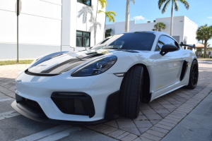 2024 Porsche Cayman GT4 RS 