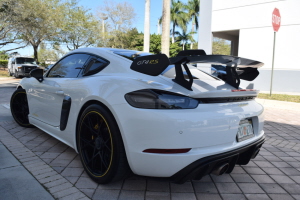 2024 Porsche Cayman GT4 RS 