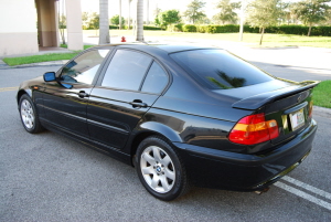 2003 BMW 325i 