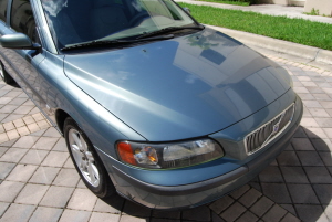 2004 Volvo V70 