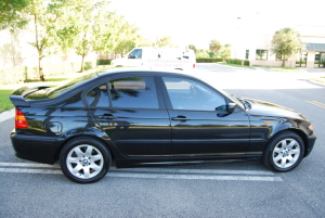 2003 BMW 325i 