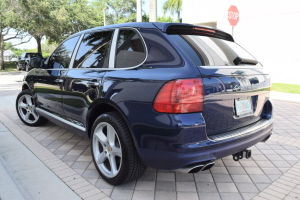 2004 Porsche Cayenne Turbo 