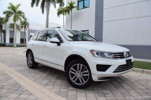 To change image, hover mouse over thumbnails below