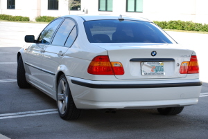 2004 BMW 325i 